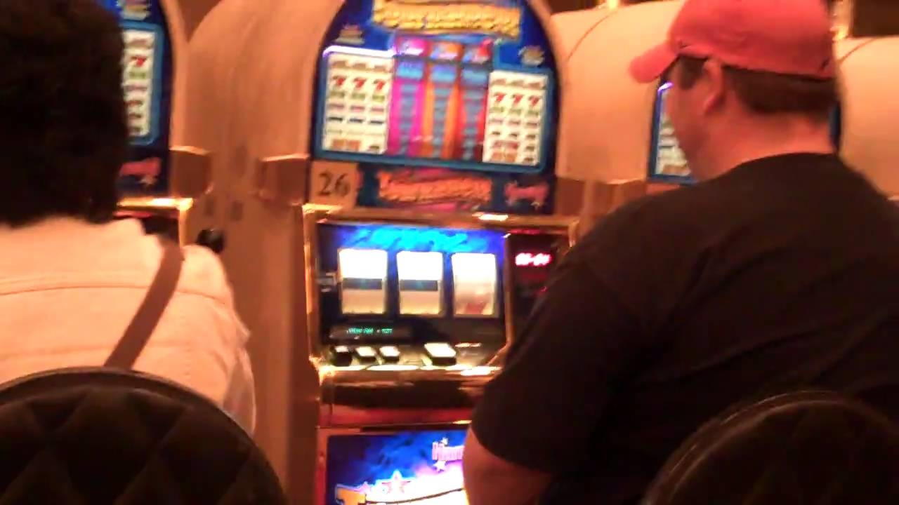 195 Loyal Free Spins! at Vegas Hero Casino