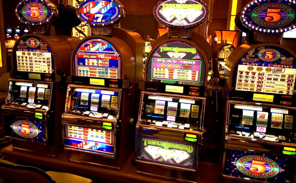320% Deposit Match Bonus at Casino com