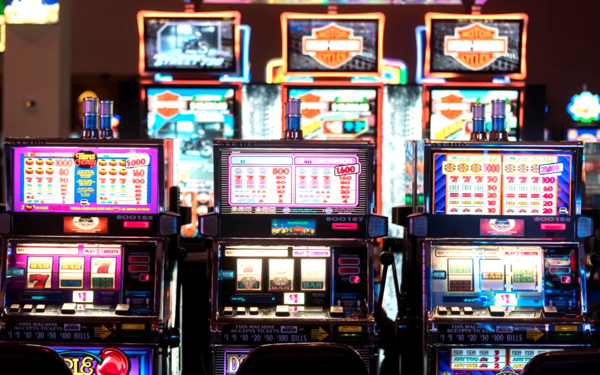 $880 Daily freeroll slot tournament at bWin Casino